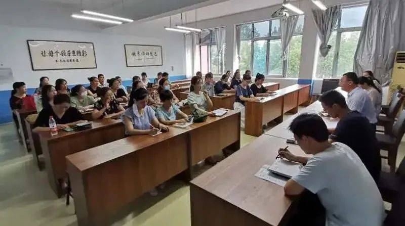 学校传半岛官方体育真 坊子区第二实行学校“三项创办”助力新校进展(图2)