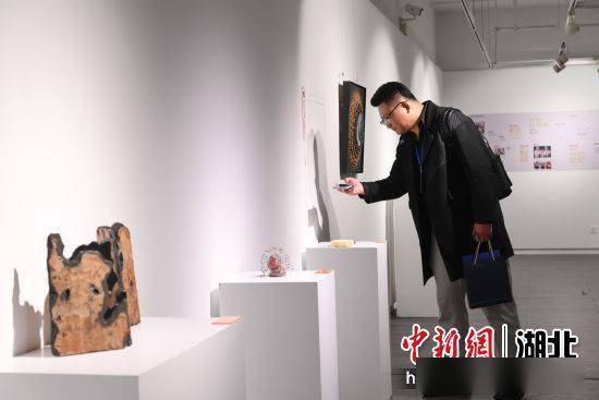 2024天半岛官方体育下漆画学术邀请展湖北美术学院发展(图6)